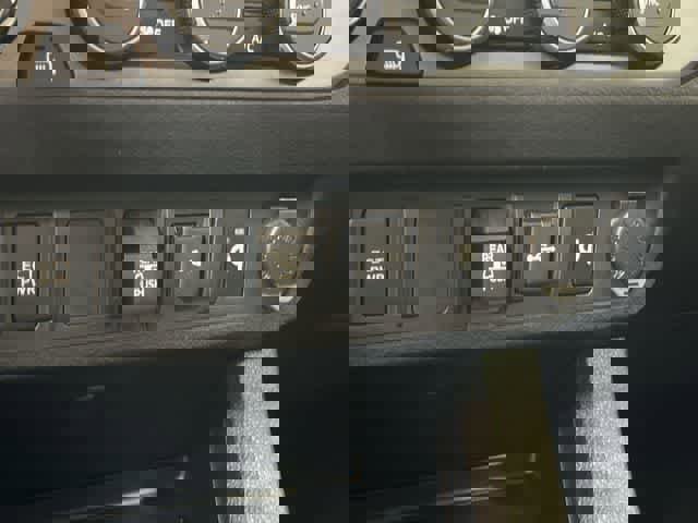 Used 2023 Toyota Tacoma TRD Off-Road image 22