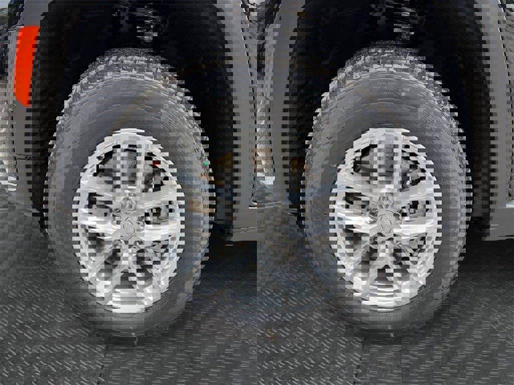 New 2025 Jeep Grand Cherokee L Laredo w/ Luxury Tech Group I image 14