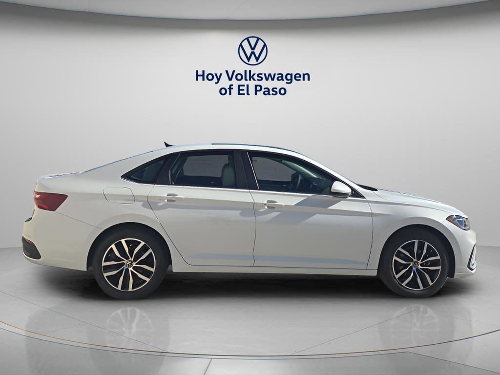 New 2026 Volkswagen Jetta SE image 2