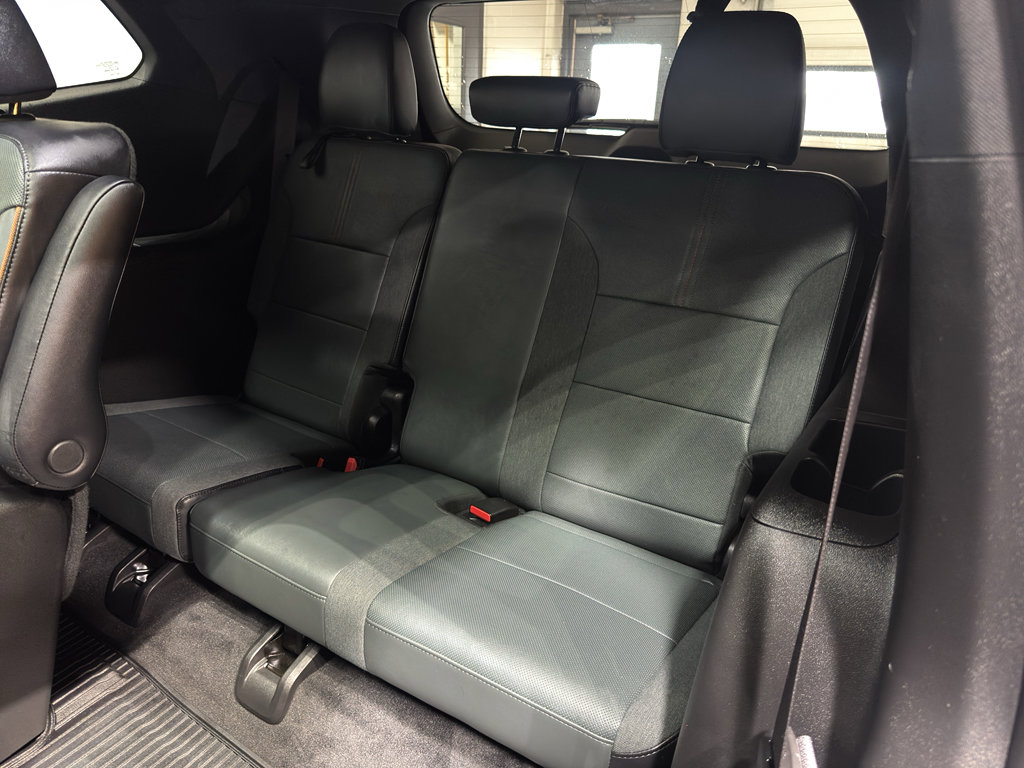 Used 2025 GMC Acadia AT4 w/ Luxury Package image 13