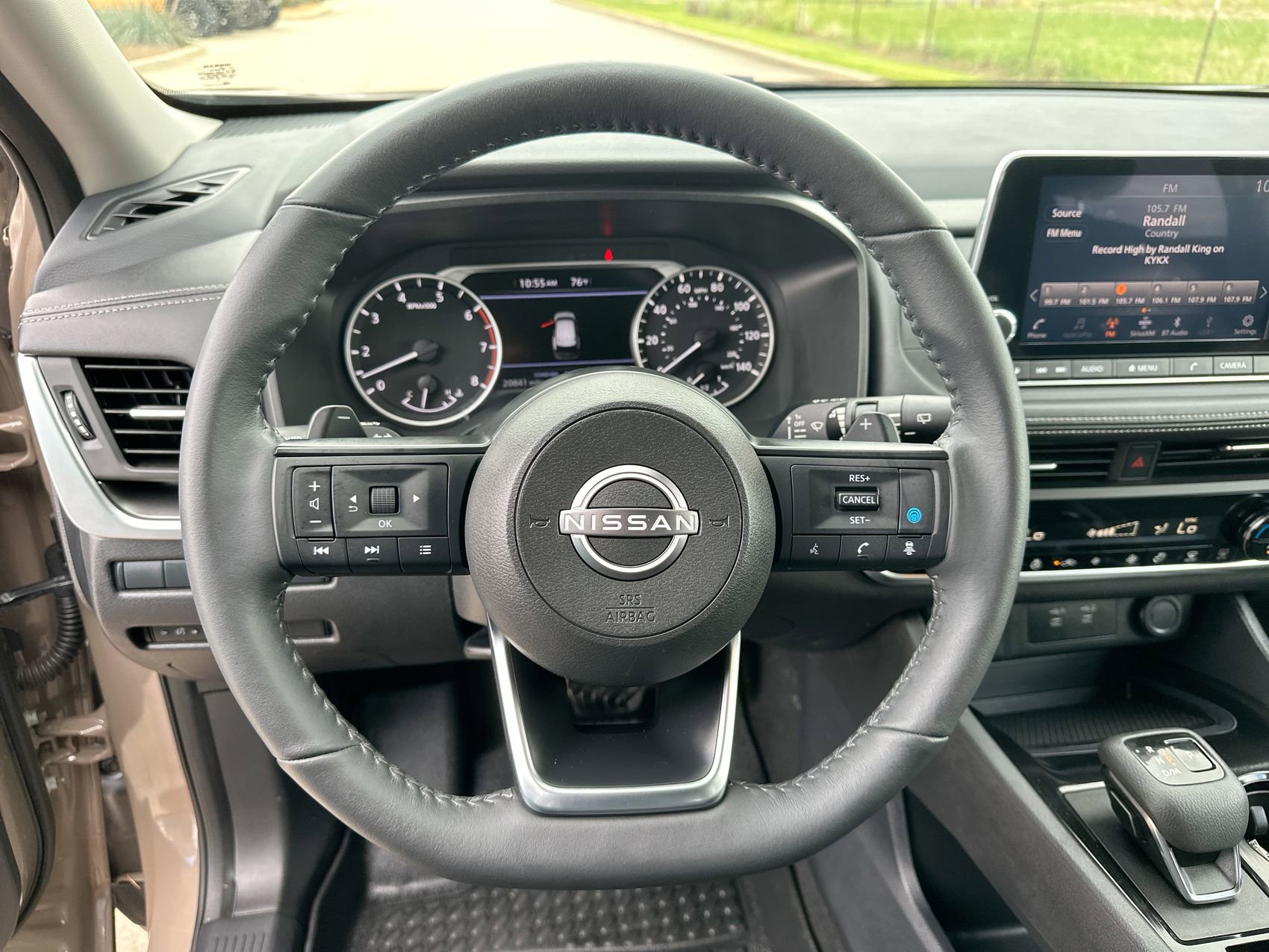 Used 2024 Nissan Rogue SV w/ SV Premium Package image 14