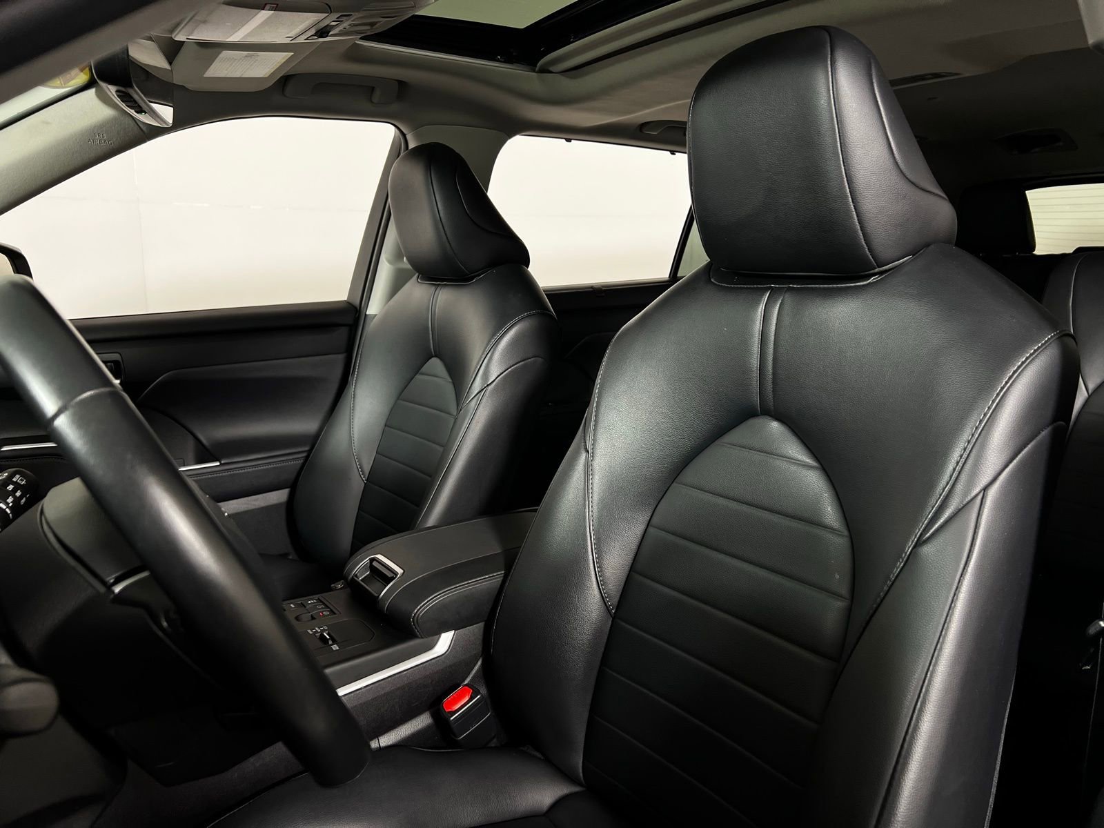 Certified 2024 Toyota Highlander XLE image 13