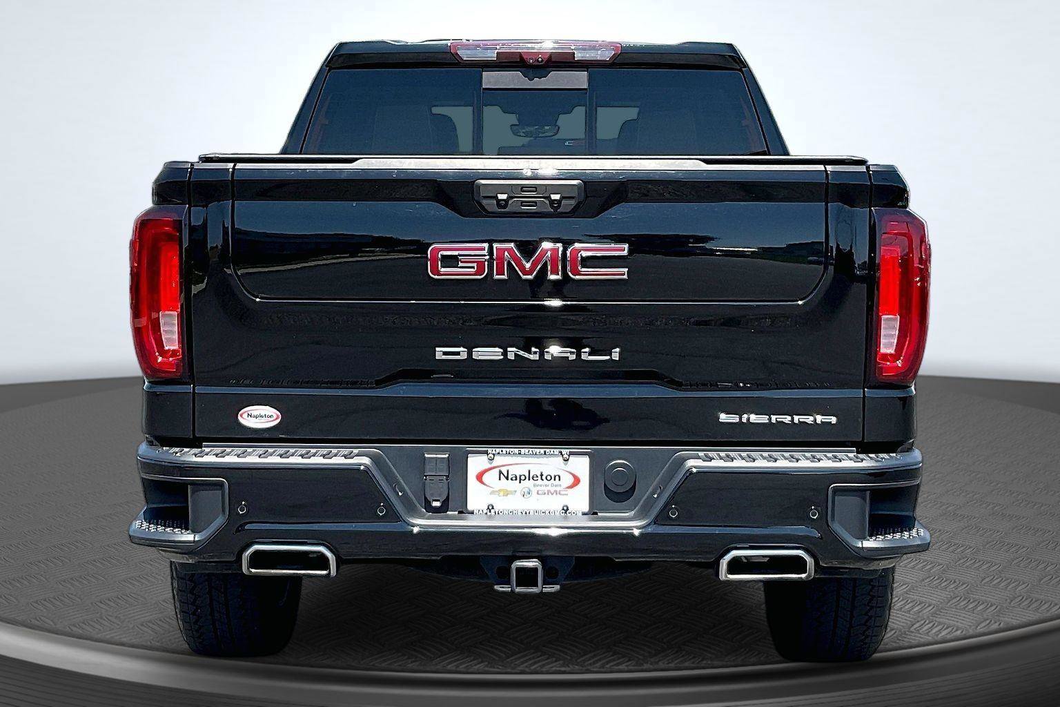 Used 2022 GMC Sierra 1500 Denali w/ Technology Package AWD/4WD image 4