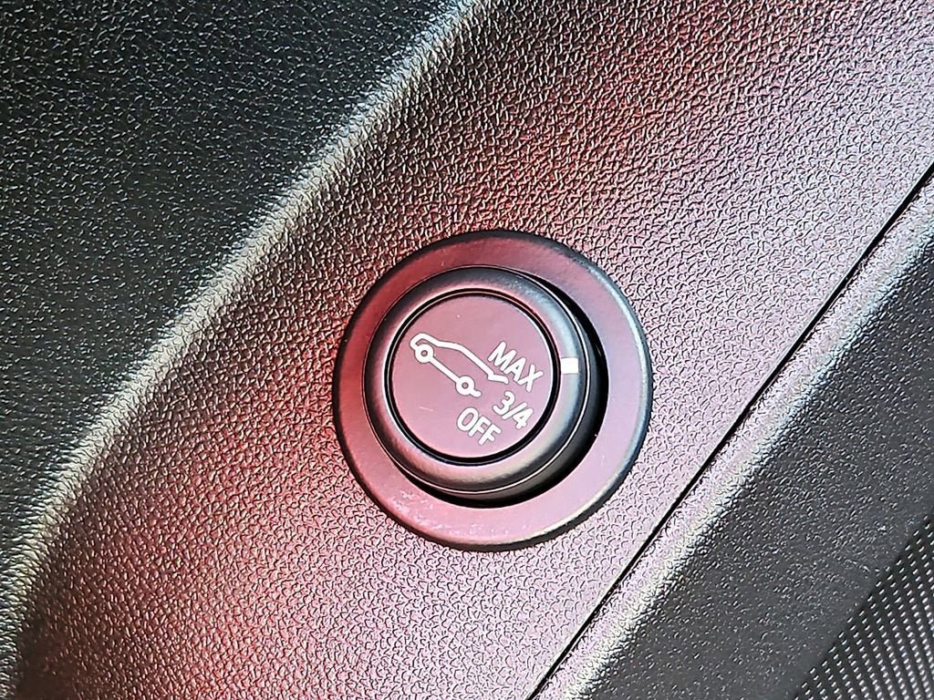 Certified 2024 Chevrolet Equinox LT FWD image 23