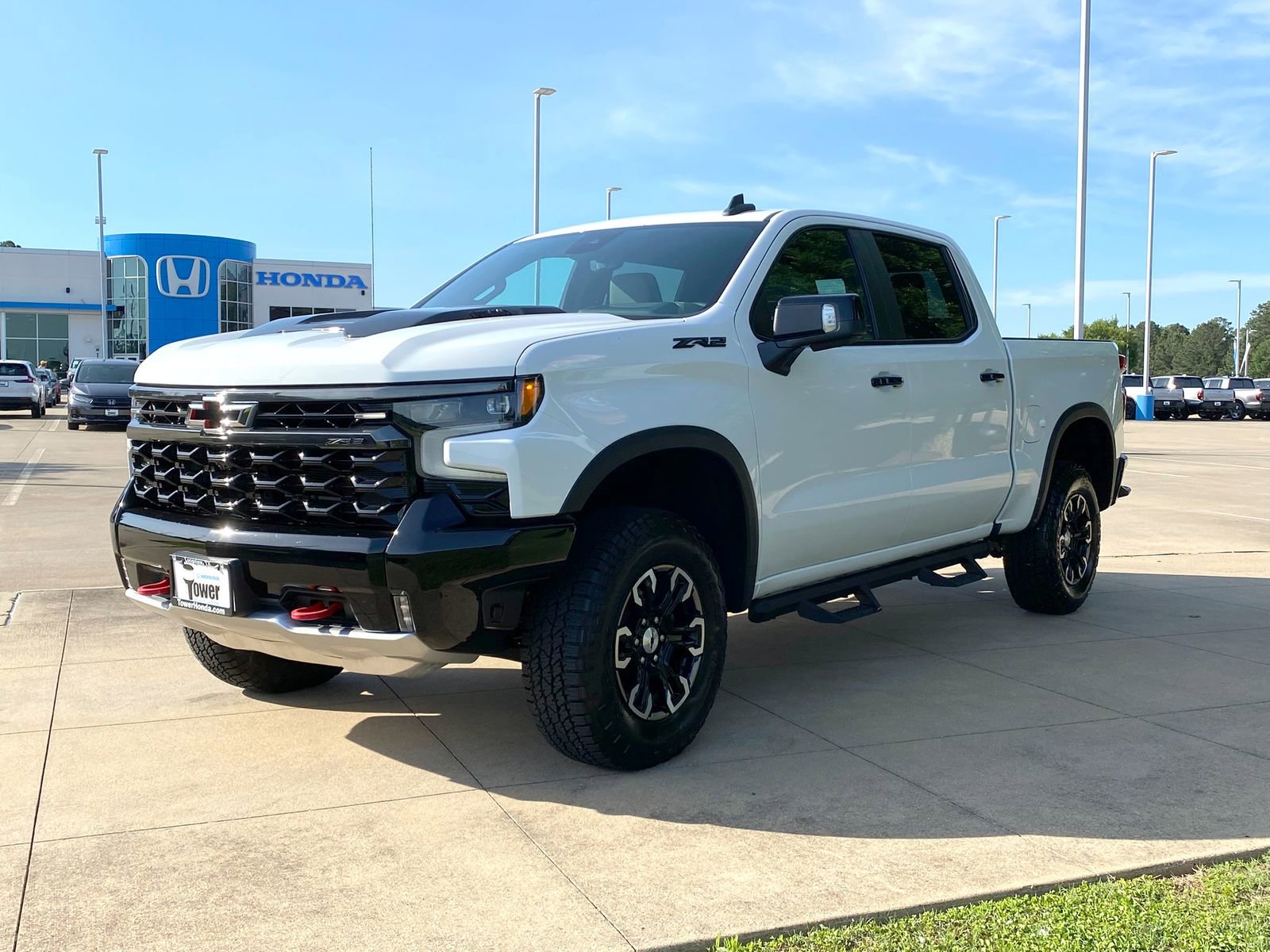 Used 2024 Chevrolet Silverado 1500 ZR2 w/ Technology Package AWD/4WD image 3
