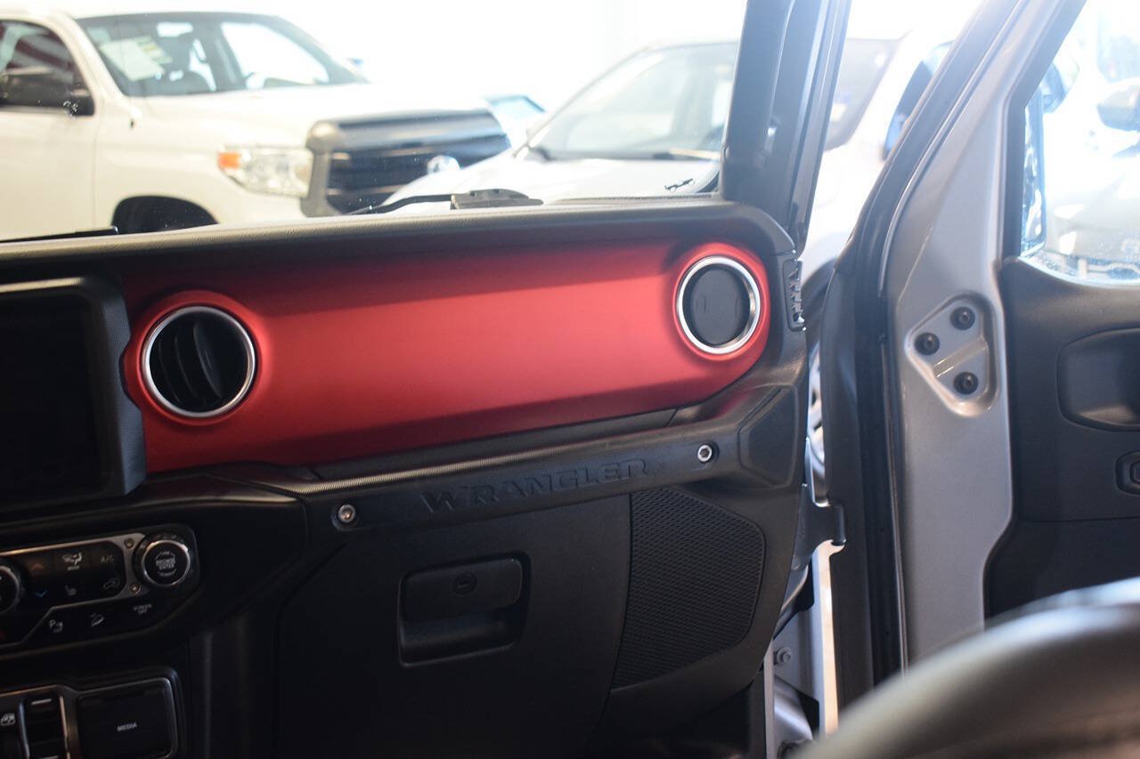 Used 2020 Jeep Wrangler Unlimited Rubicon AWD/4WD image 16