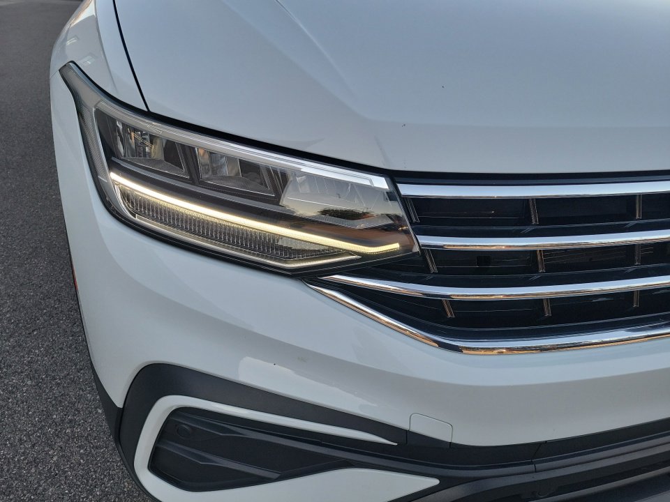 Certified 2022 Volkswagen Tiguan SE image 27