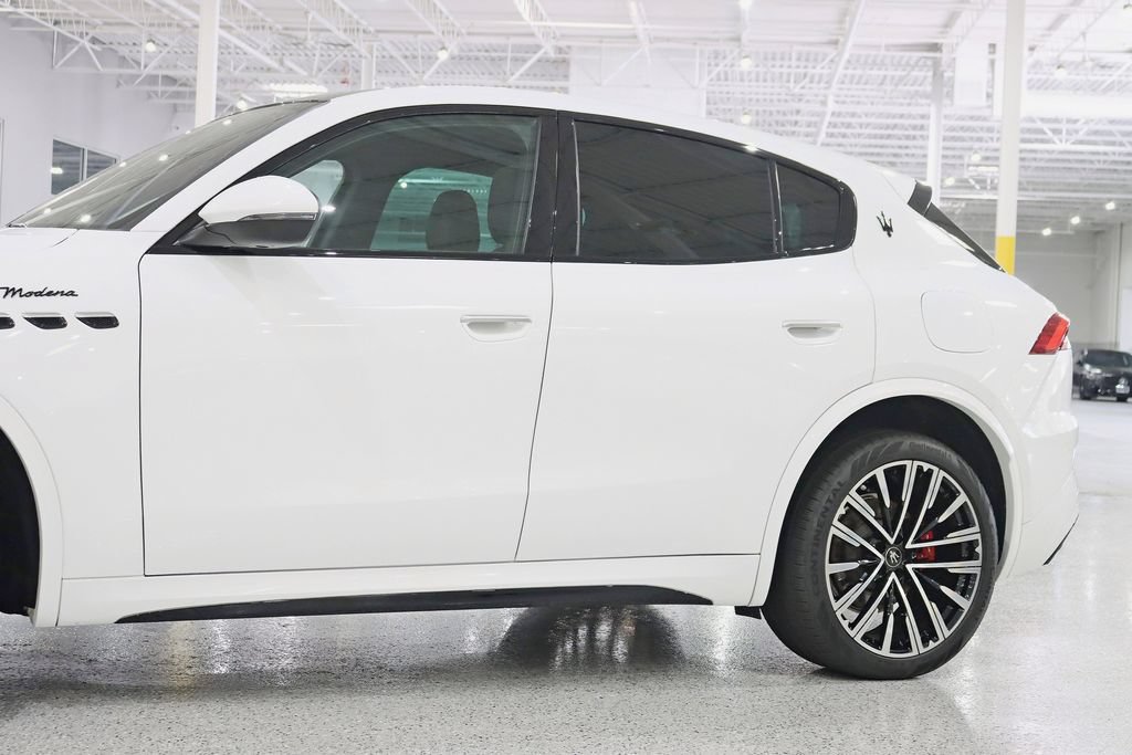 Used 2023 Maserati Grecale Modena AWD/4WD image 3