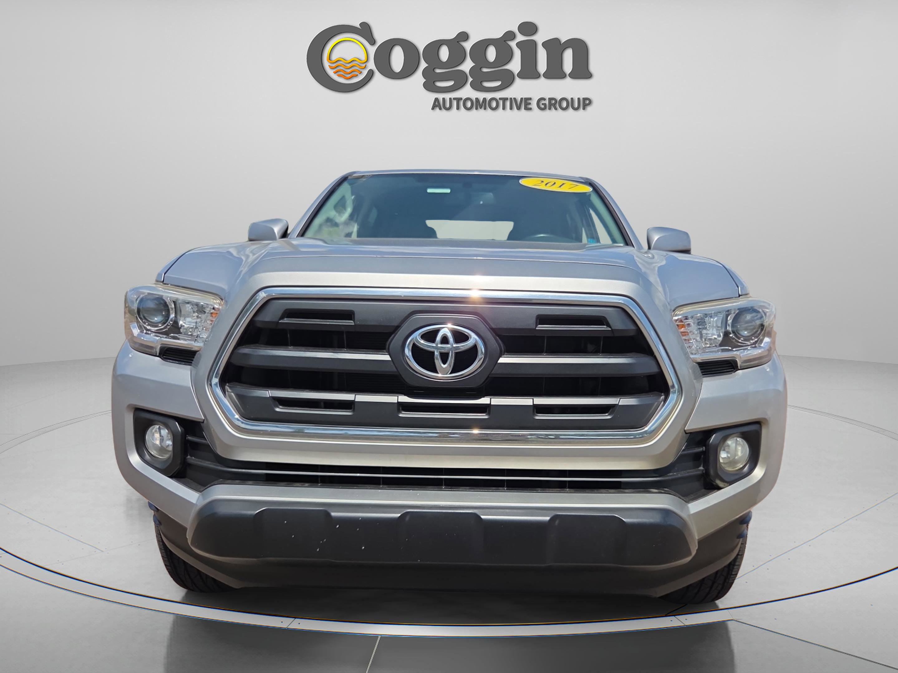Used 2017 Toyota Tacoma SR5 w/ Tow Package RWD image 8