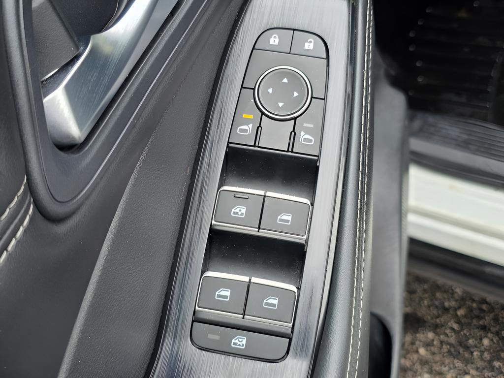 Used 2023 Nissan Rogue SL w/ SL Premium Package image 18