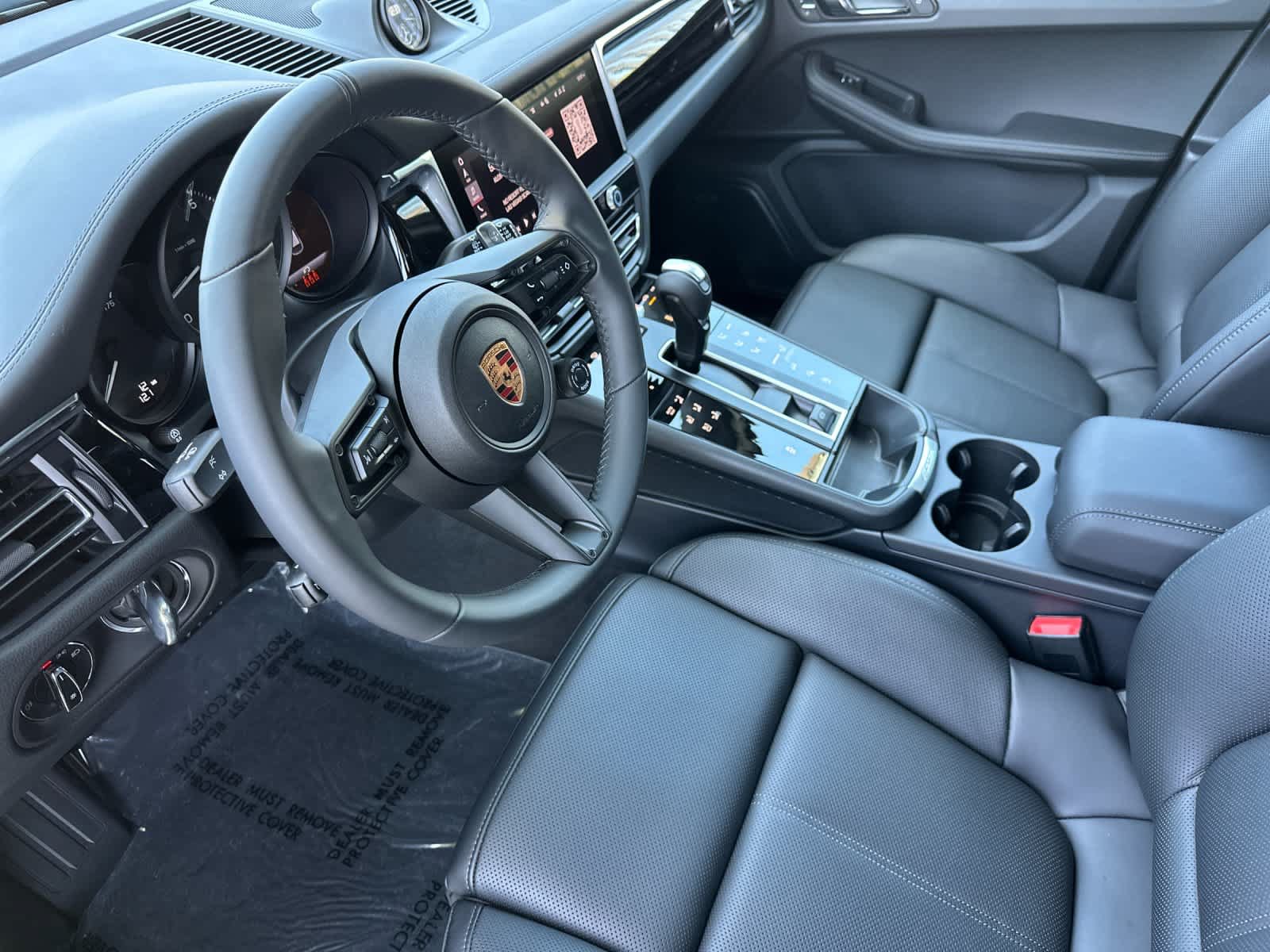 New 2026 Porsche Macan AWD/4WD image 4