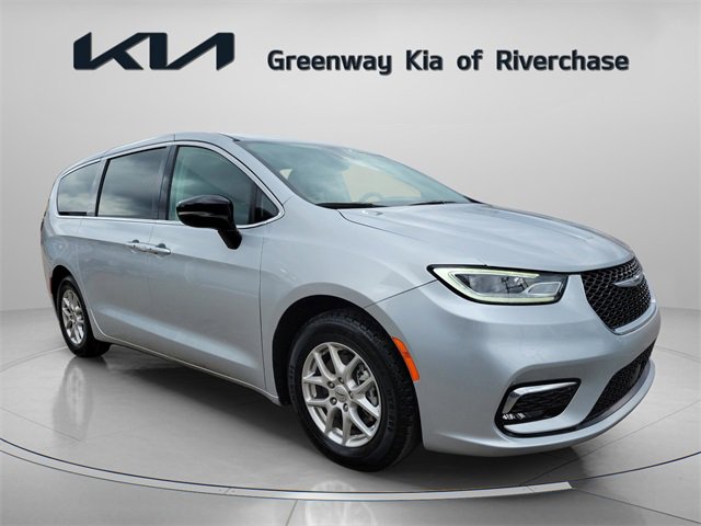 Used 2024 Chrysler Pacifica Touring-L