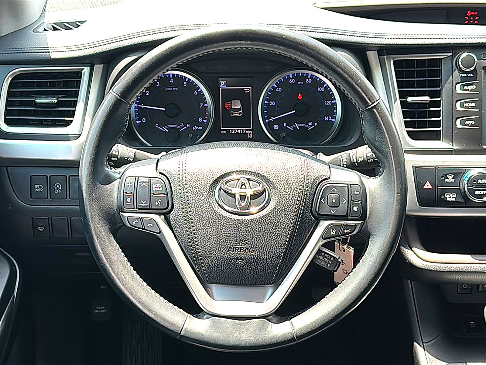 Used 2018 Toyota Highlander Plus FWD image 22