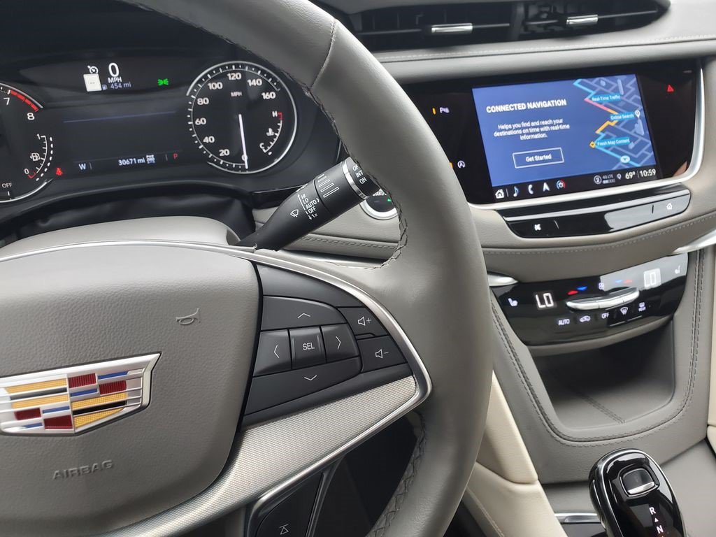 Certified 2024 Cadillac XT5 Premium Luxury w/ LPO, Floor Liner Package AWD/4WD image 25