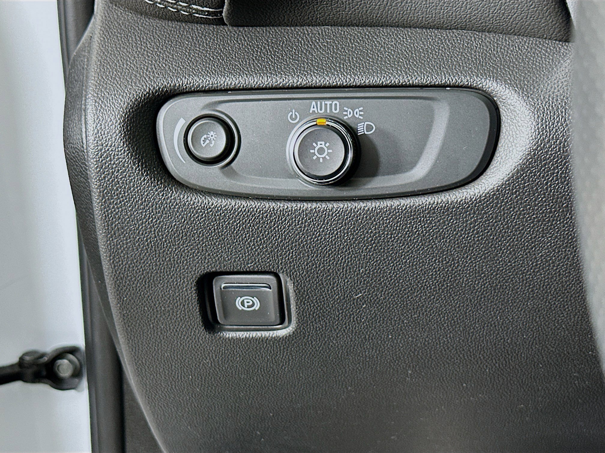 Used 2025 Chevrolet Blazer LT FWD image 16