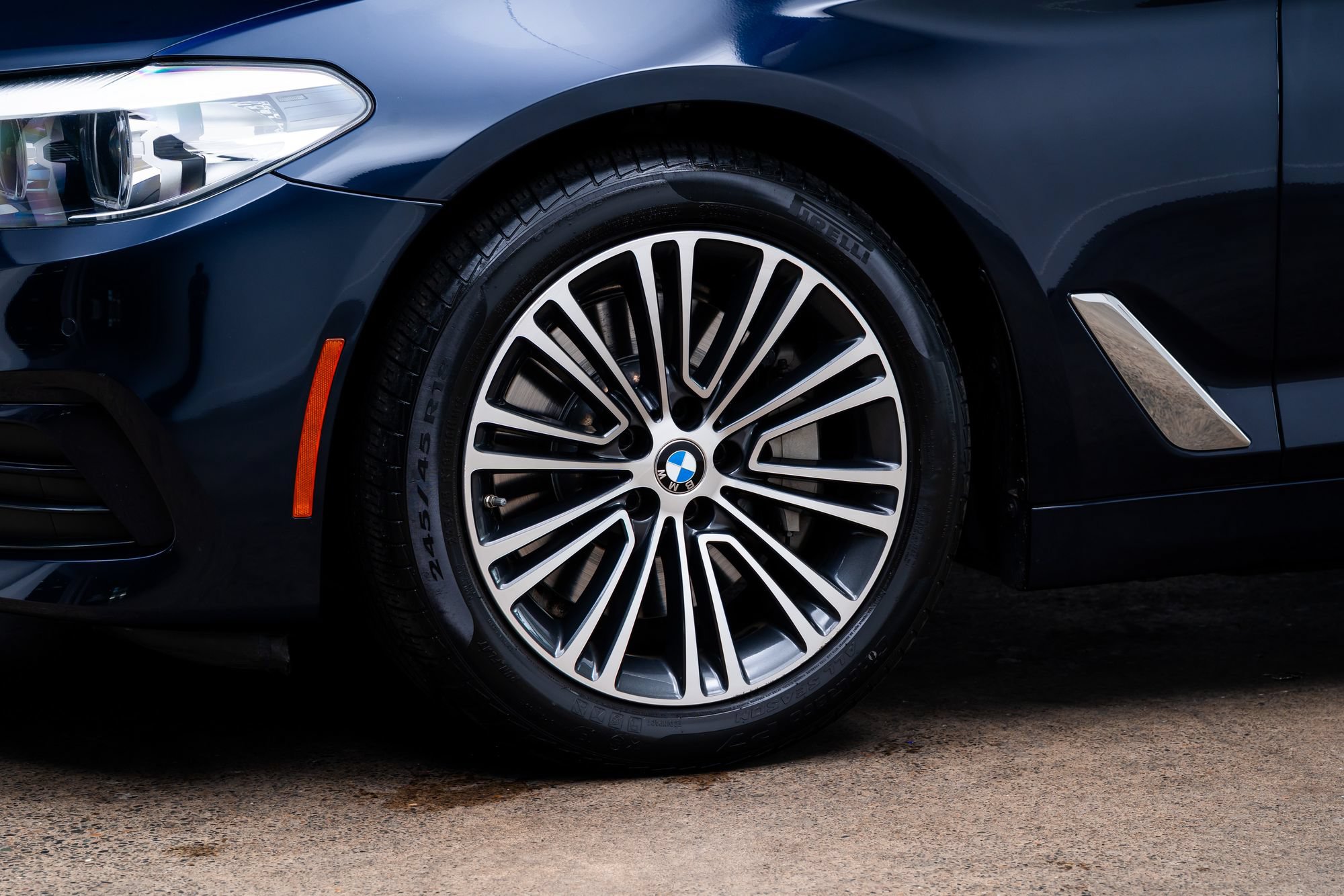Used 2019 BMW 530i RWD image 4
