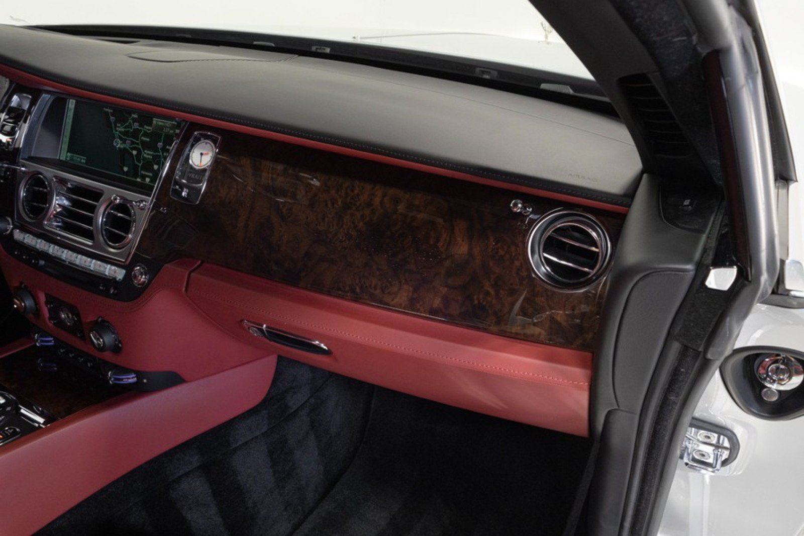 Used 2016 Rolls-Royce Wraith RWD image 52