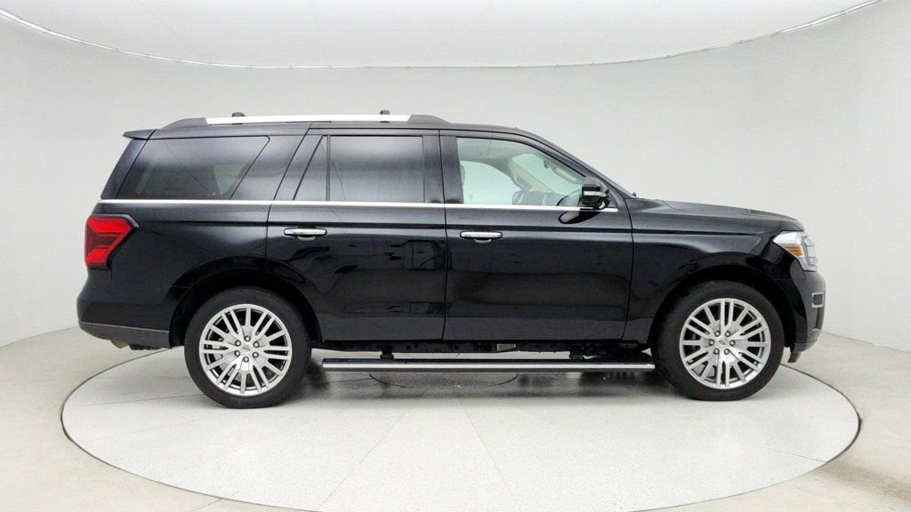 Used 2024 Ford Expedition Limited image 4