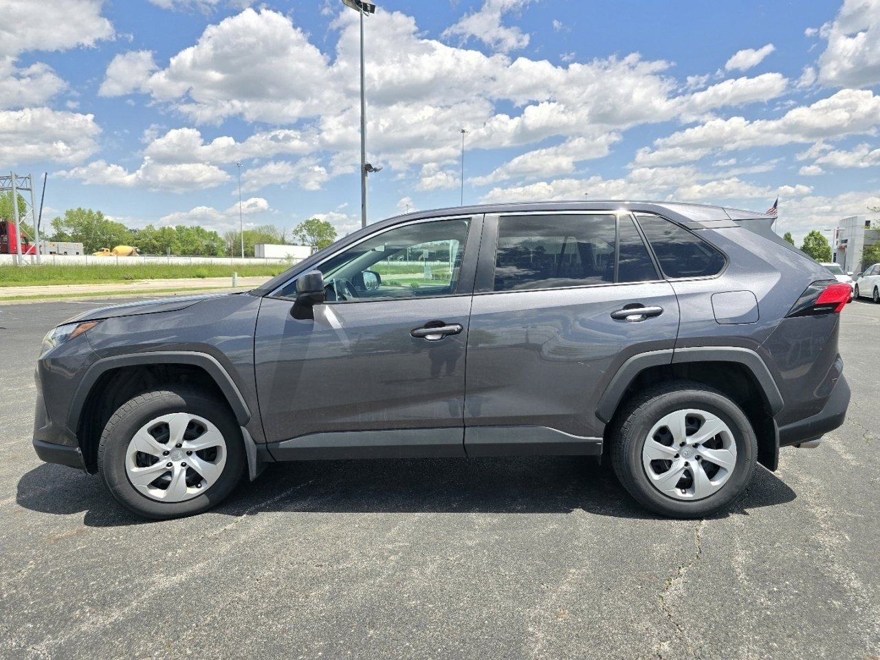Used 2023 Toyota RAV4 LE FWD image 10