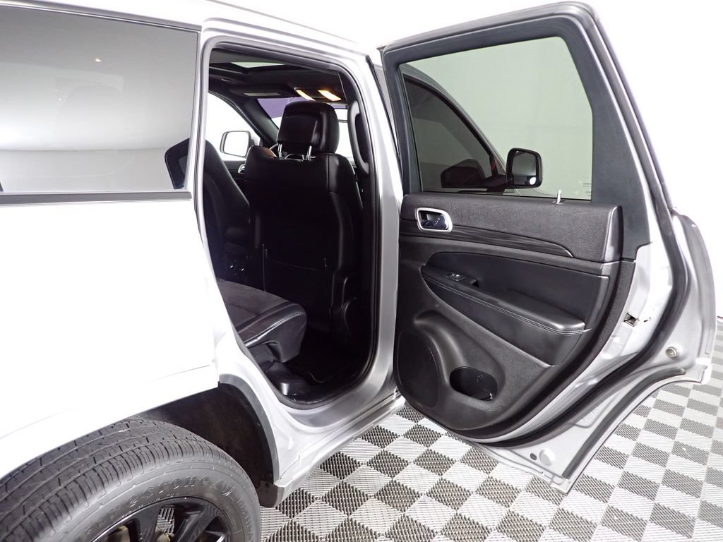 Used 2019 Jeep Grand Cherokee Altitude AWD/4WD image 33