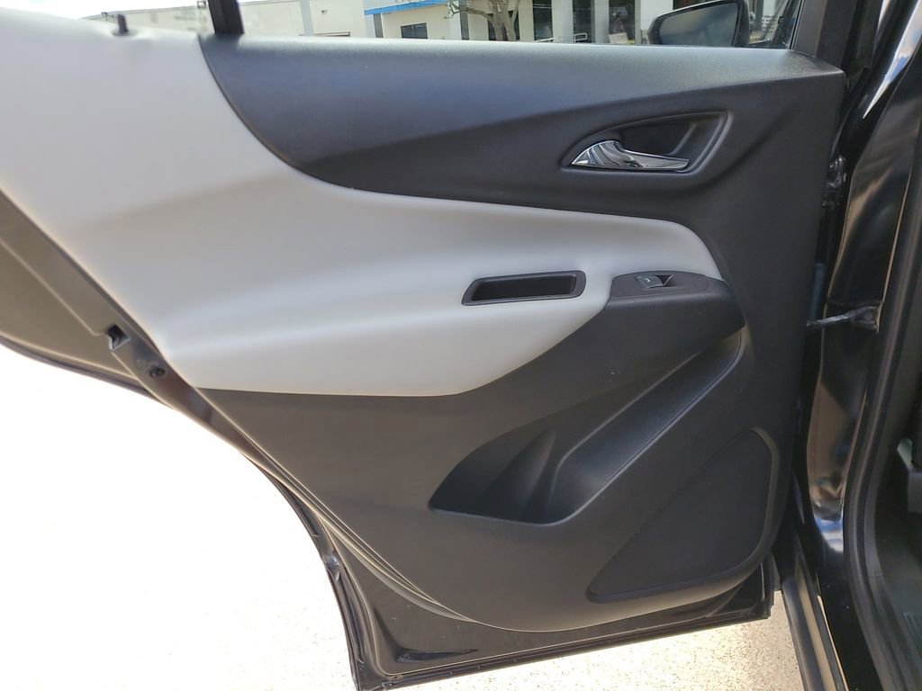 Used 2022 Chevrolet Equinox LS w/ LS Convenience Package image 11