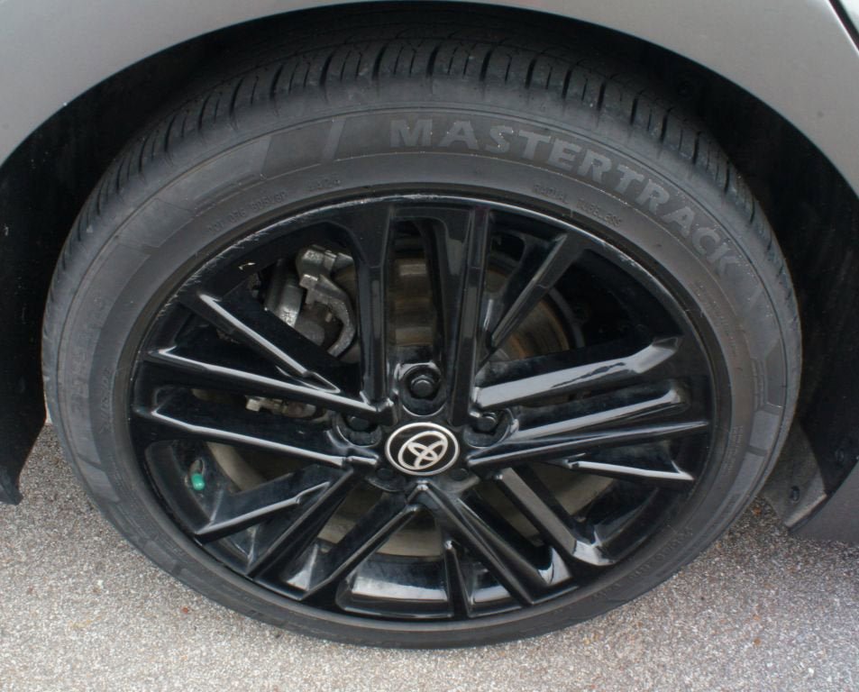 Used 2025 Toyota Camry SE FWD image 25