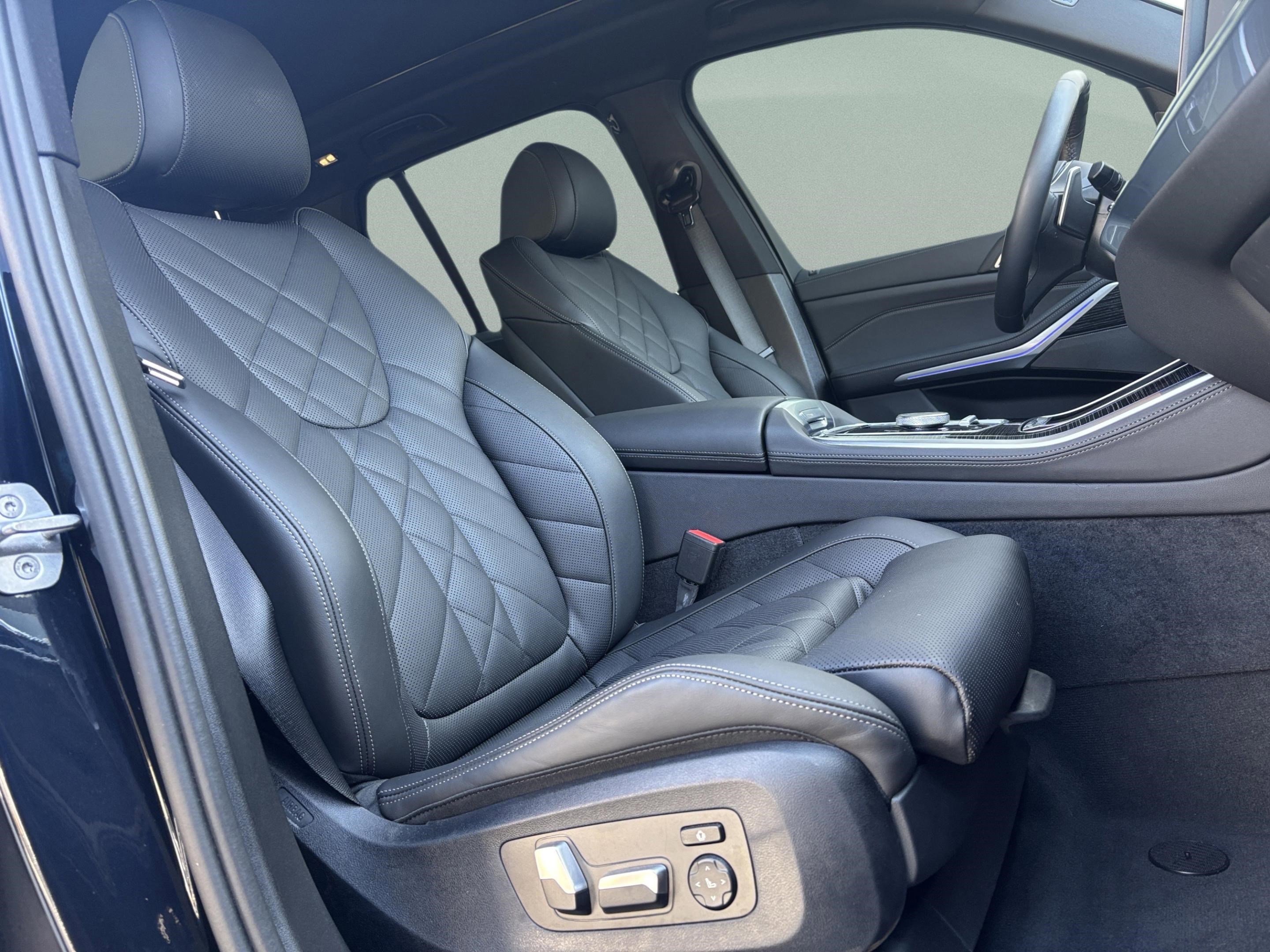 Used 2024 BMW X5 xDrive40i w/ M Sport Package image 22