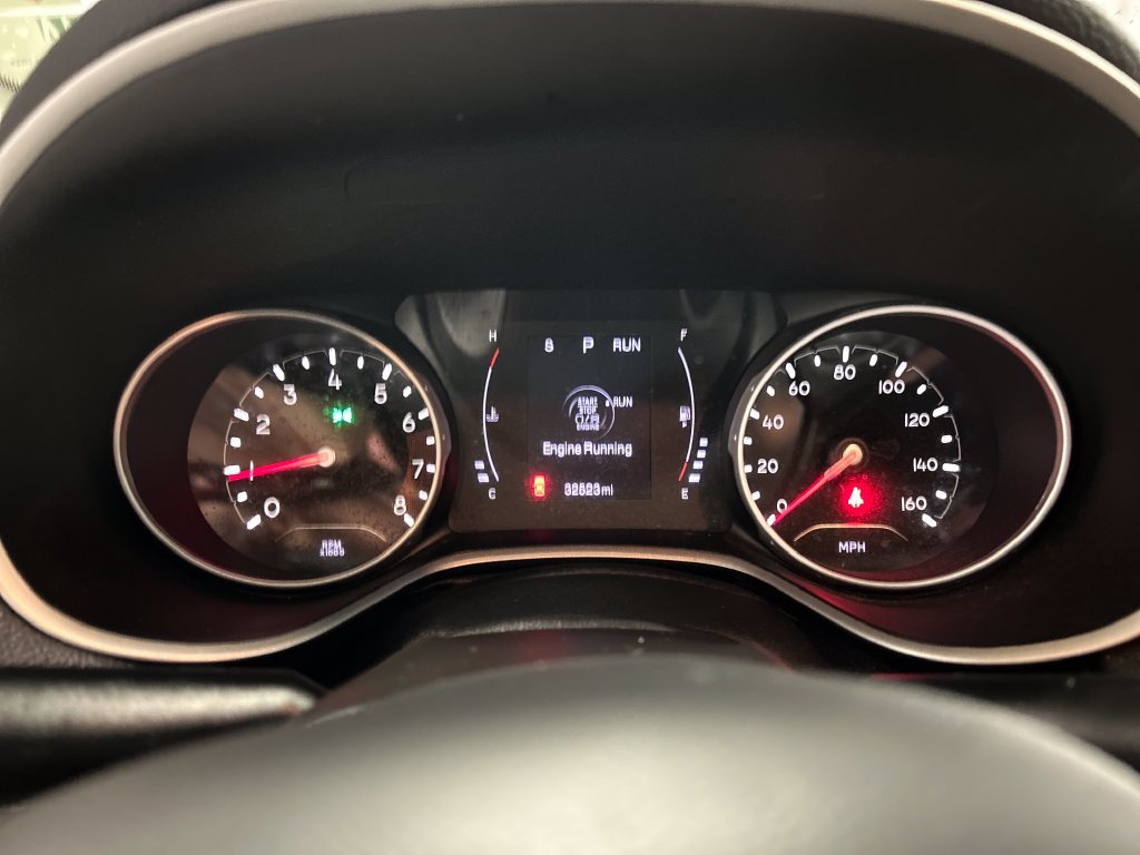 Used 2019 Jeep Compass Latitude w/ Cold Weather Group AWD/4WD image 14