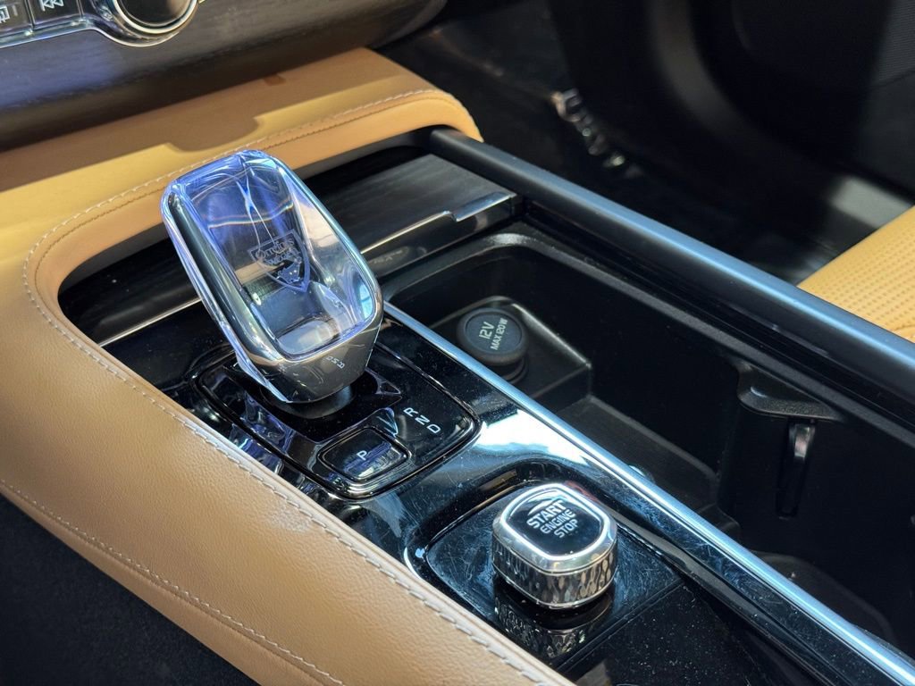 Used 2025 Volvo XC90 B6 Ultra w/ Protection Package image 14