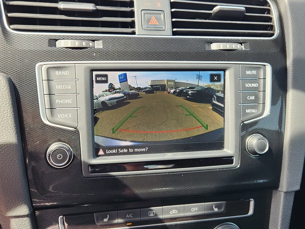 Used 2017 Volkswagen GTI SE image 22