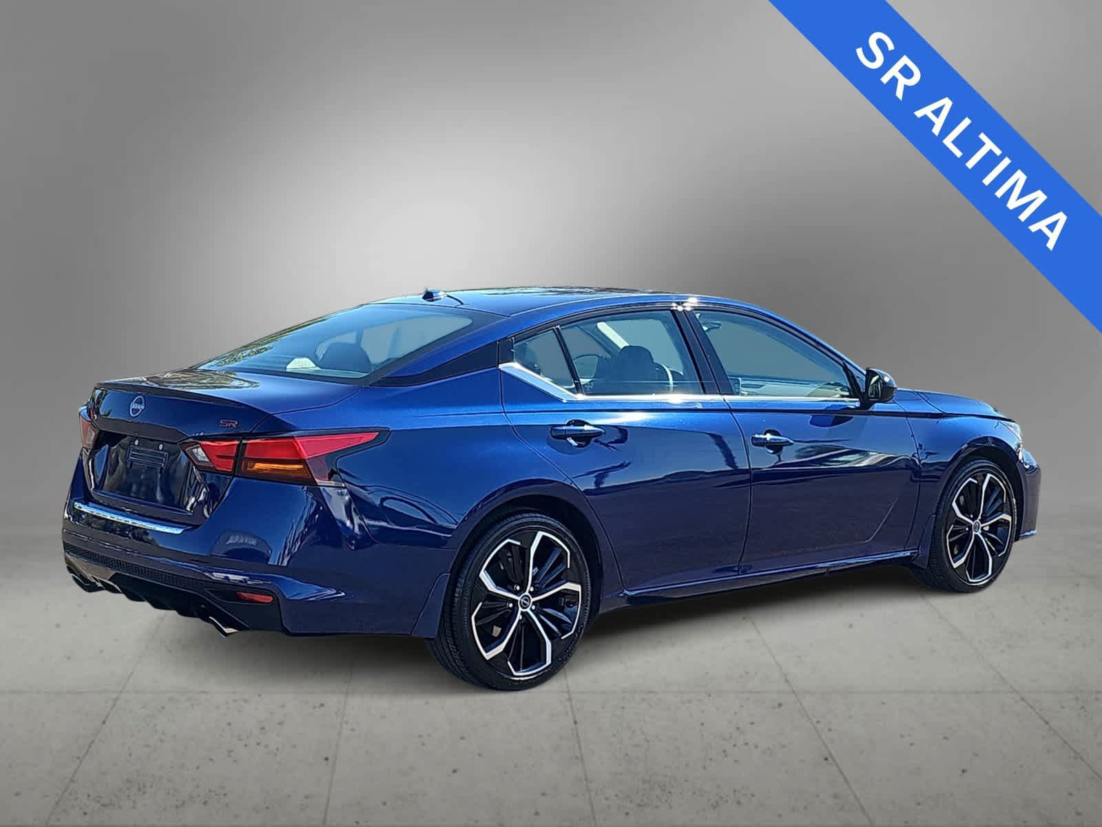 Used 2023 Nissan Altima 2.5 SR FWD image 8