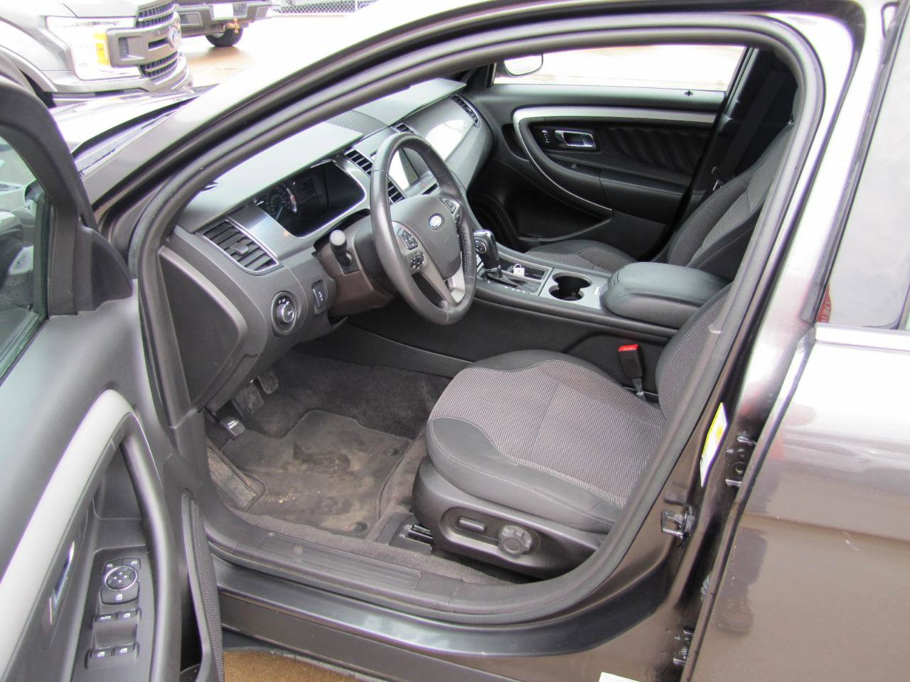 Used 2018 Ford Taurus SEL w/ Equipment Group 201A image 10