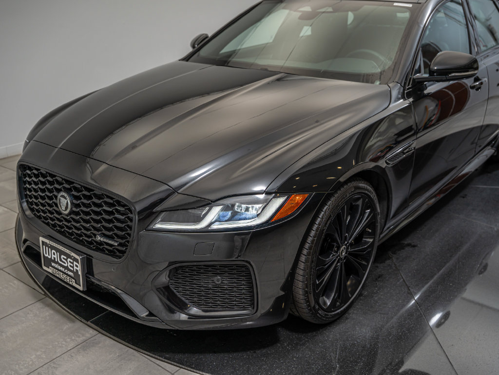 Used 2024 Jaguar XF R-Dynamic SE AWD/4WD image 13