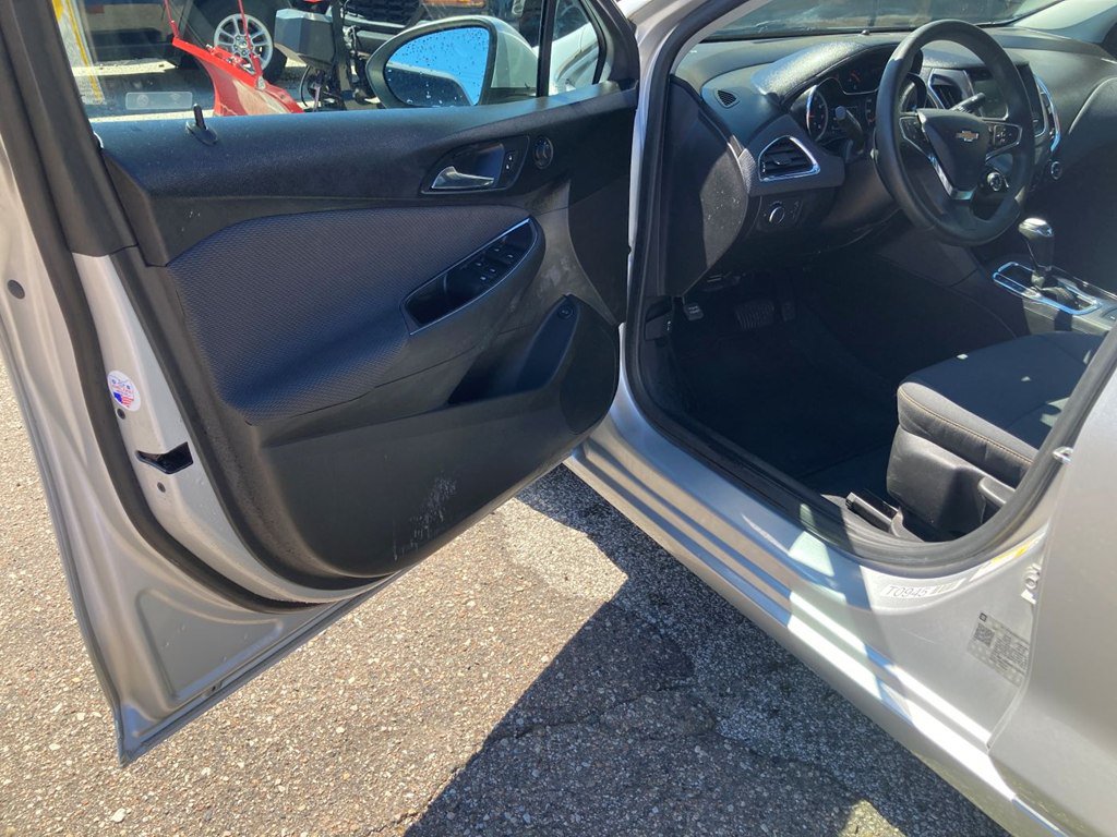 Used 2019 Chevrolet Cruze LS w/ LS Fleet Convenience Package FWD image 5