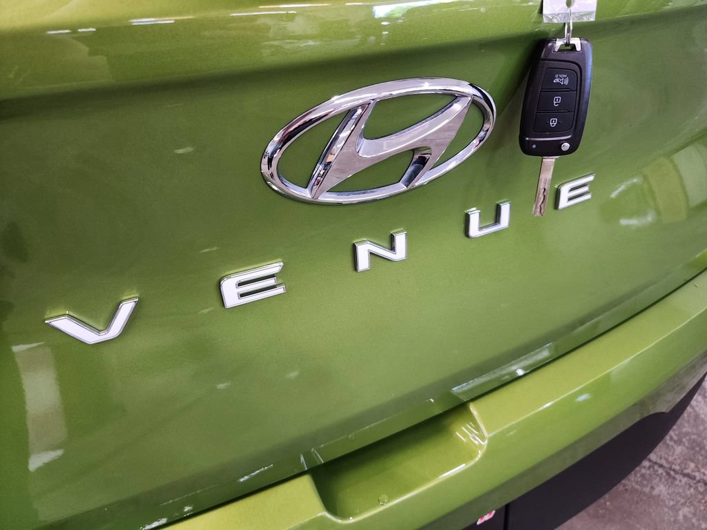 Used 2023 Hyundai Venue SEL w/ Cargo Package FWD image 39