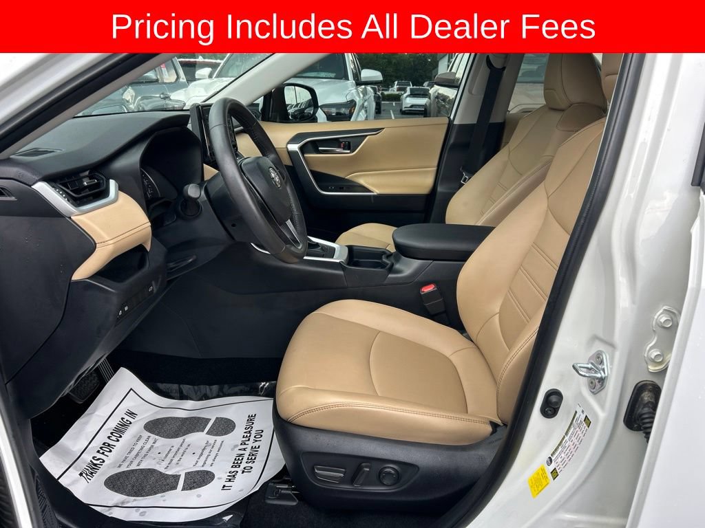 Used 2020 Toyota RAV4 XLE Premium FWD image 2