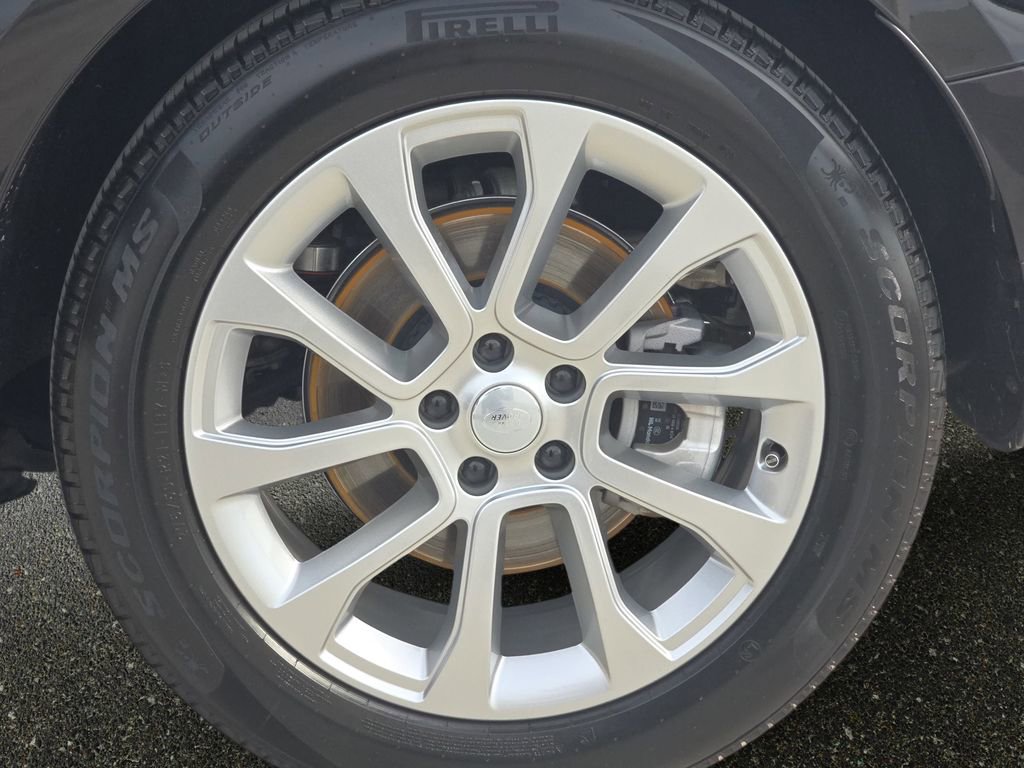 Certified 2025 Land Rover Range Rover Sport AWD/4WD image 35