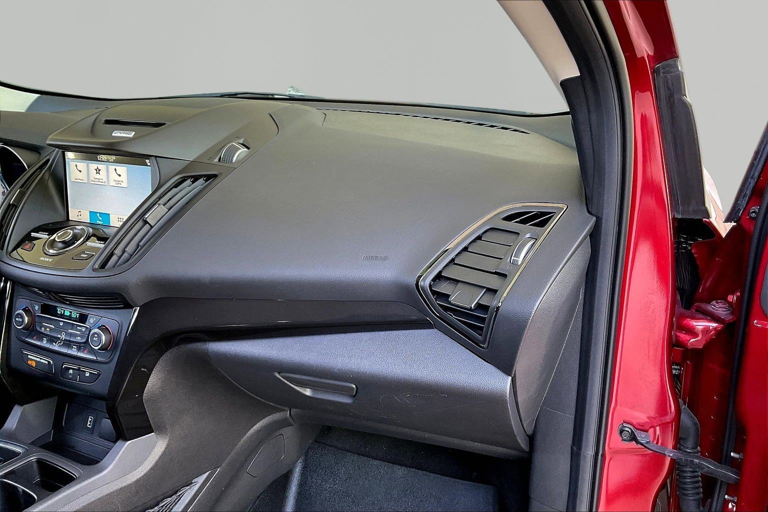 Used 2017 Ford Escape Titanium FWD image 26