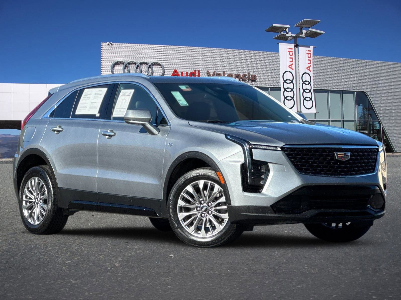 Used 2024 Cadillac XT4 Premium Luxury AWD/4WD image 2