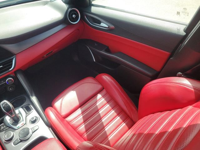 Used 2021 Alfa Romeo Giulia Ti Sport image 13