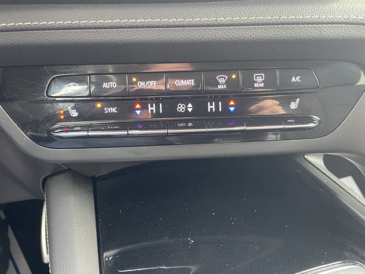 Used 2023 Buick Envision Preferred image 22