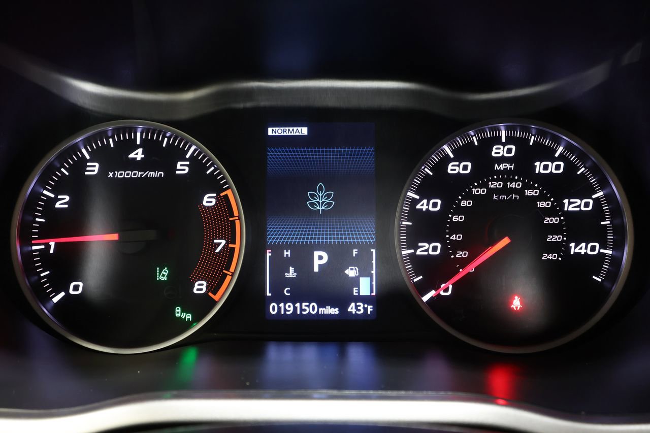 Used 2025 Mitsubishi Eclipse Cross Black Edition image 11