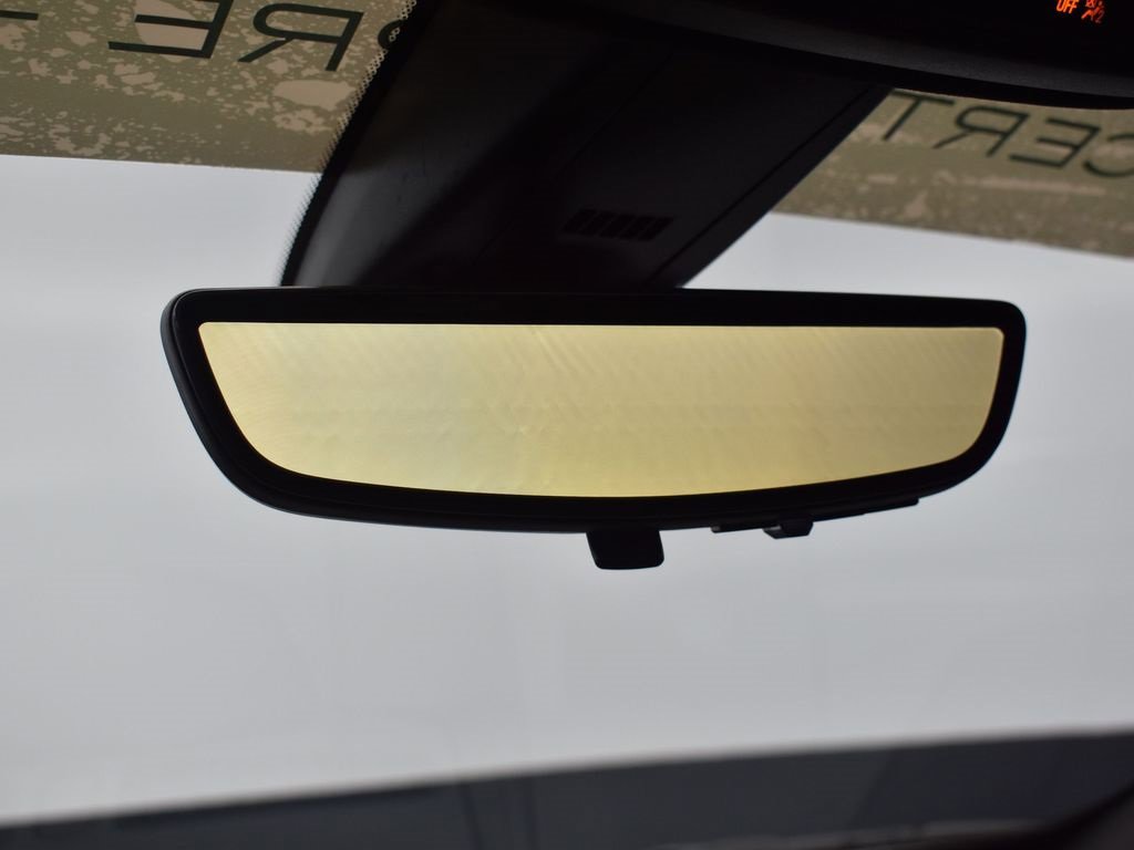 Certified 2024 Cadillac XT5 Sportv w/ LPO, Red Accent Package image 17