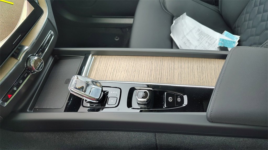 New 2026 Volvo XC60 B5 Core w/ Protection Package Premier image 21