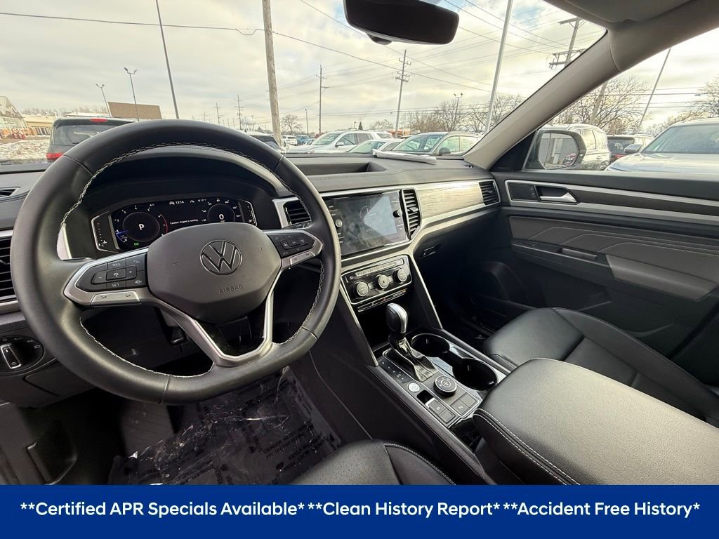Used 2023 Volkswagen Atlas SE image 2