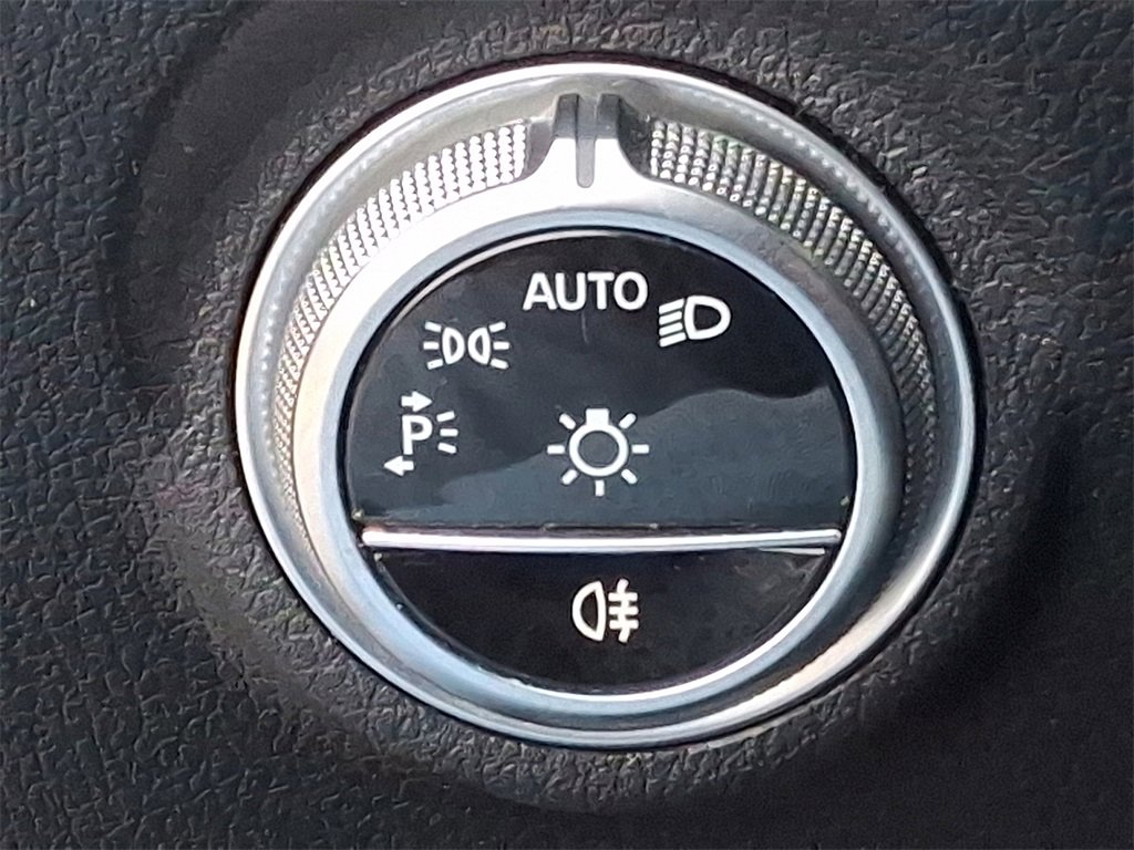 Used 2022 Mercedes-Benz C 300 C 300 image 24