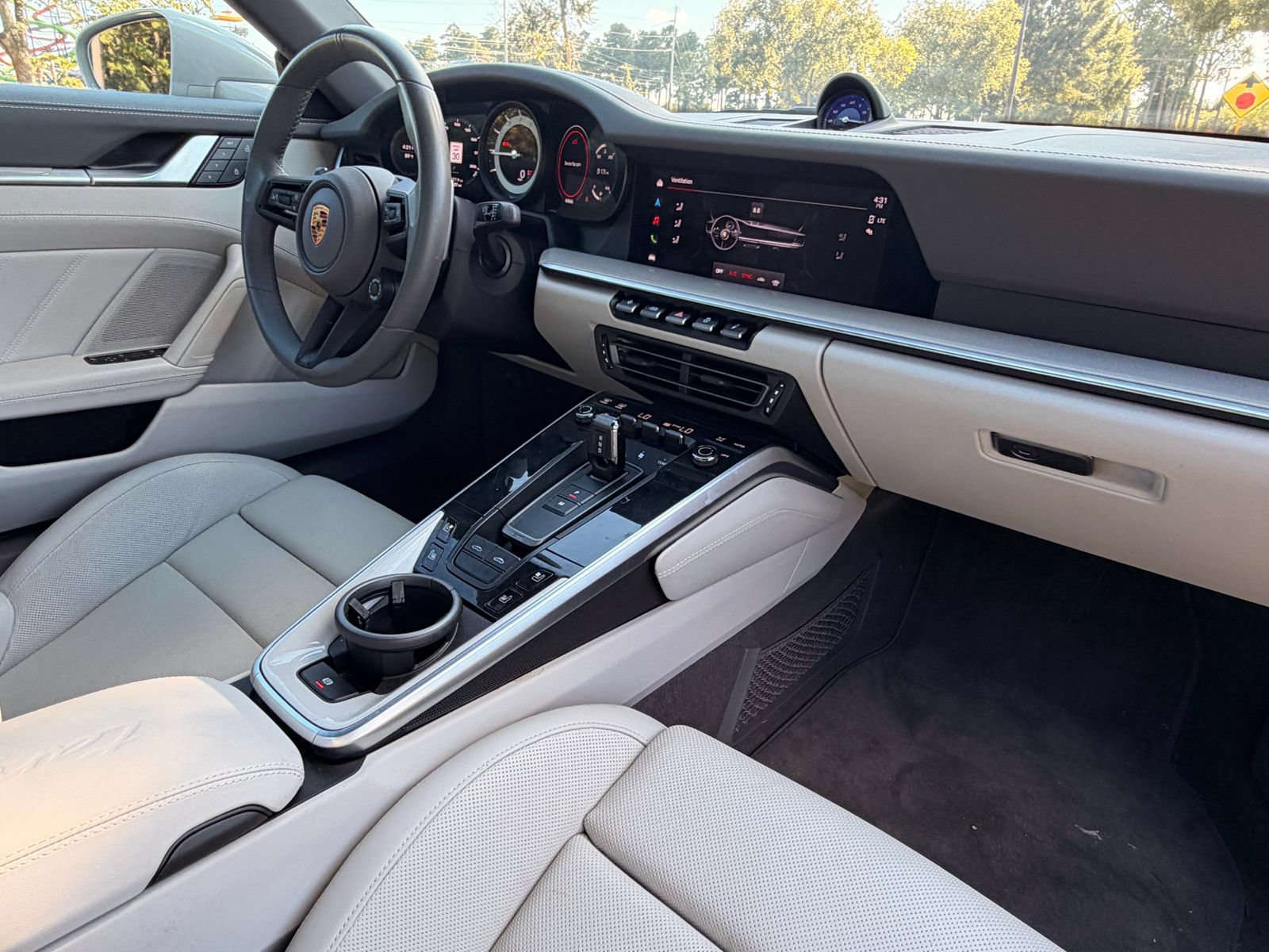 Used 2022 Porsche 911 AWD/4WD image 13