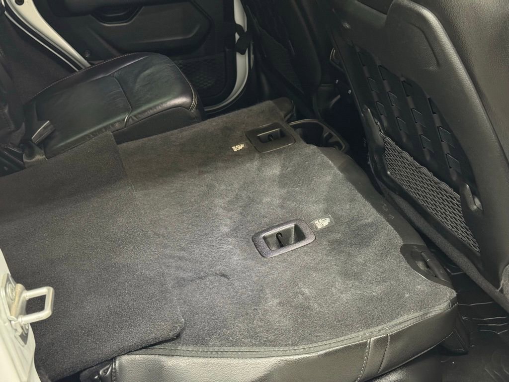 Used 2021 Jeep Wrangler Unlimited Rubicon w/ Trailer Tow Package image 32