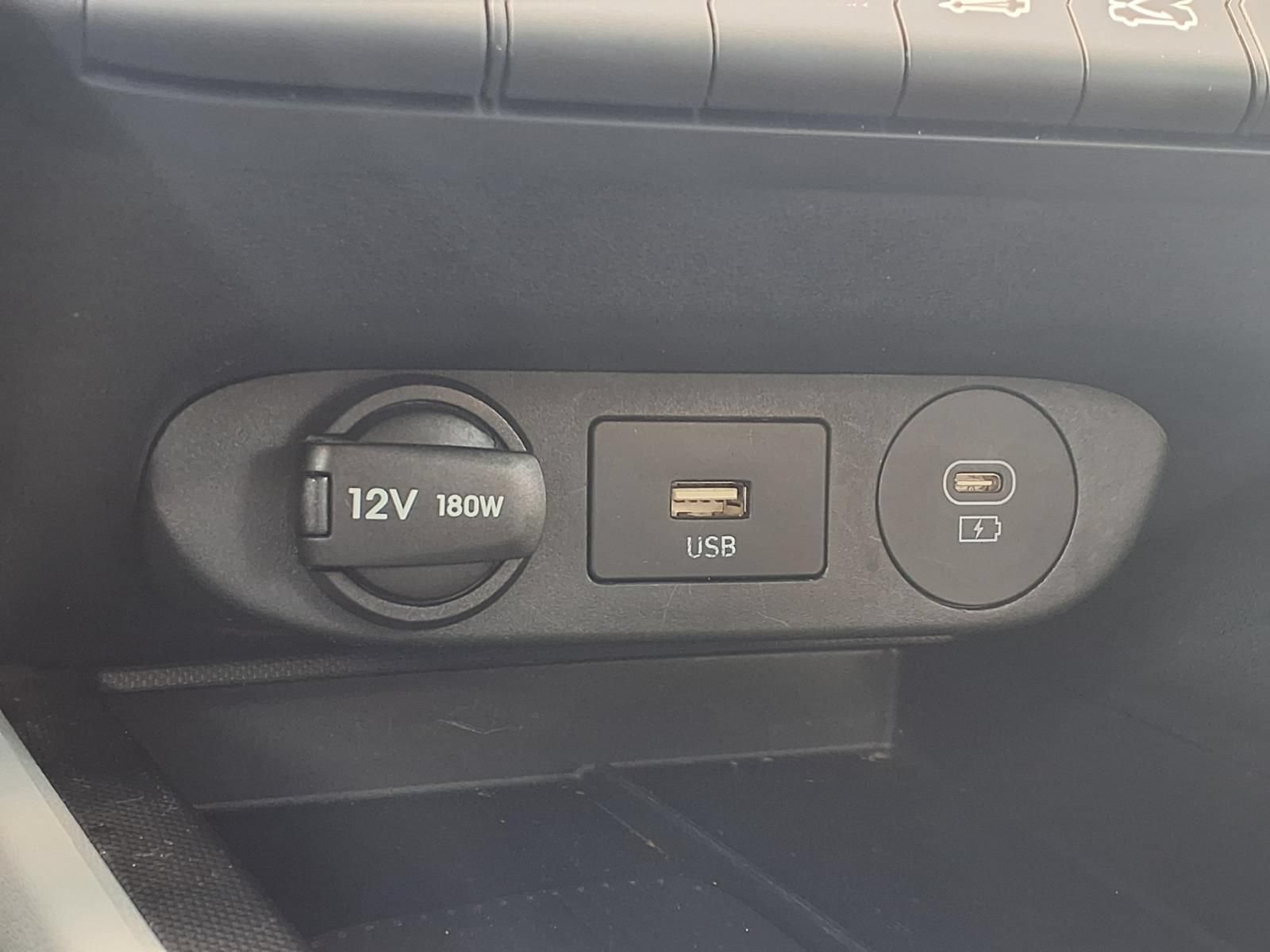 Used 2024 Hyundai Elantra Limited FWD image 8