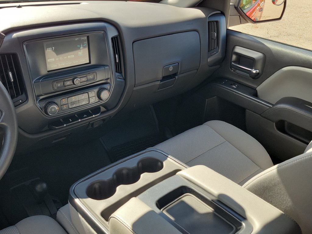 Used 2018 Chevrolet Silverado 1500 Custom w/ Custom Convenience Package AWD/4WD image 31